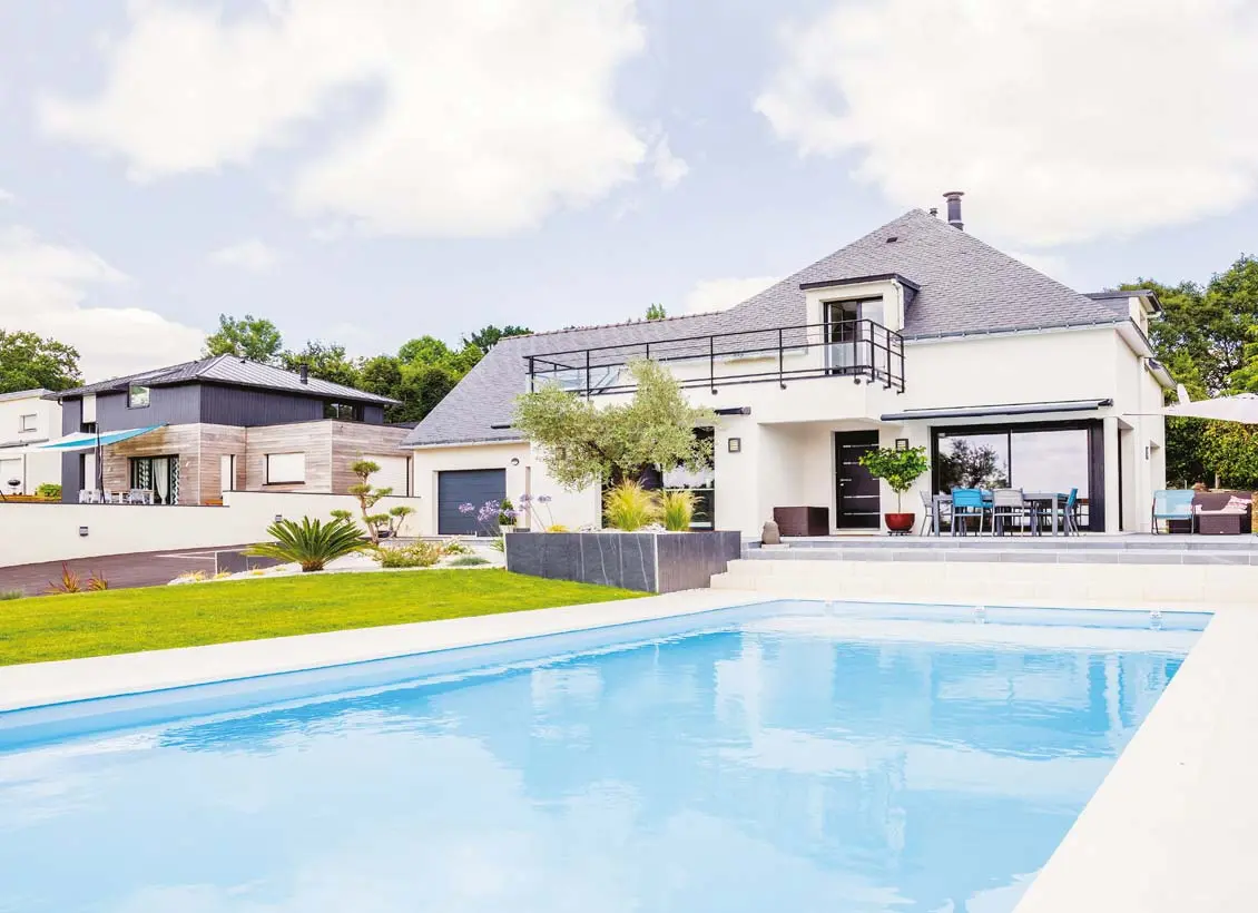 Swimmingpool mit kompletter Ausstattung